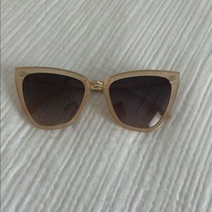 Chic Tan Sunglasses
